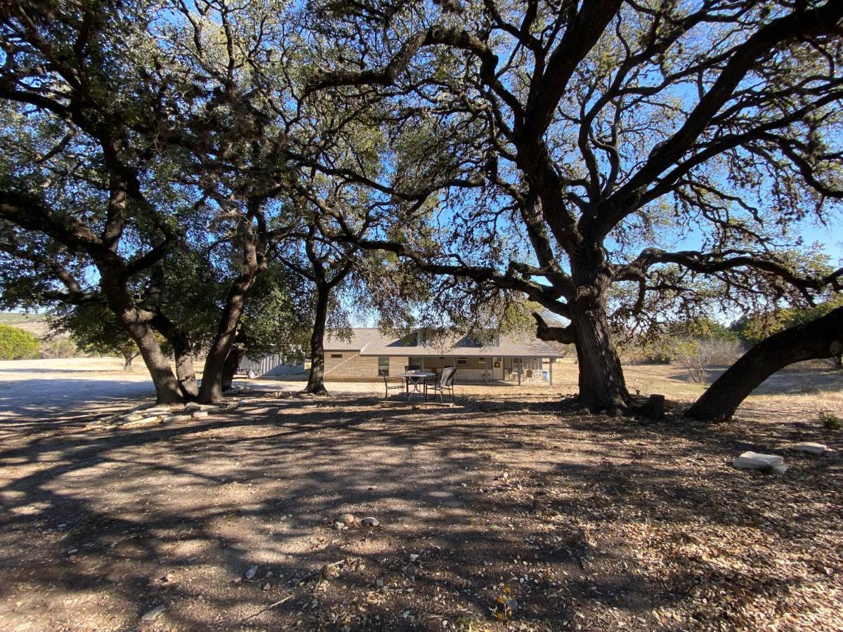 Texas Hill Country Ranch House - Great Views - Near Hidden Falls Park Smithwick エクステリア 写真